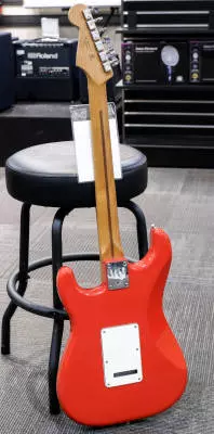 Fender - Limited Edition Player Stratocaster, Roasted Maple Fingerboard - Fiesta Red 2